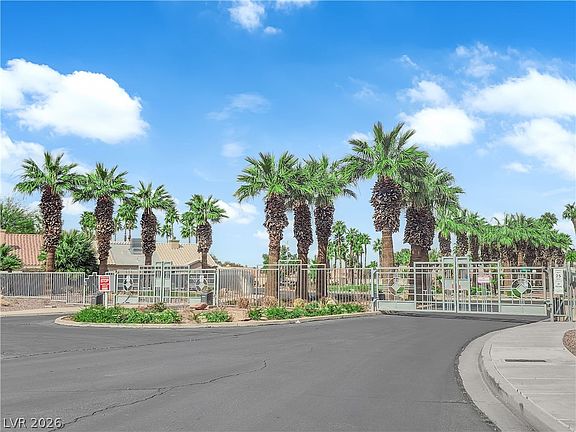 3rd image of 4676 Canna Dr