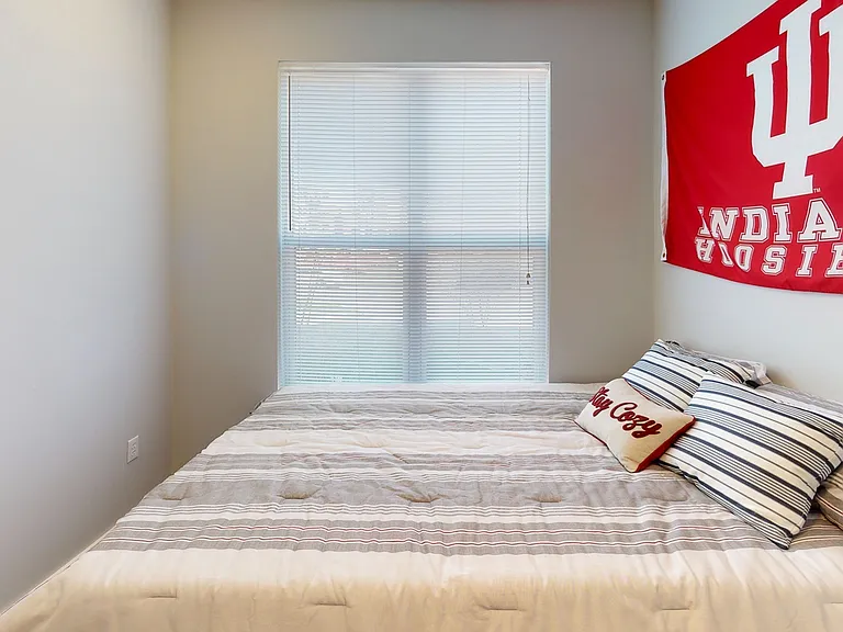 The-Quarters-Bloomington-4-BED-4-BATH-Bedroom-3