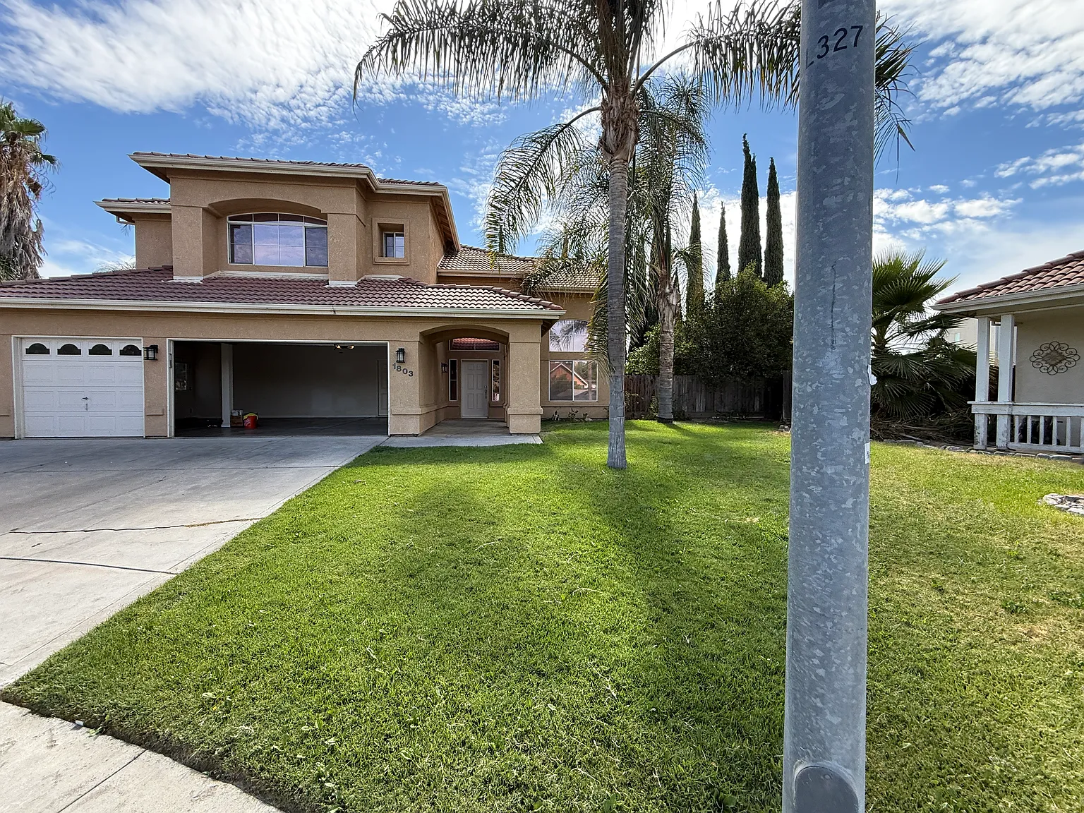 4 bed, 2515 sqft, $2,550 — Photo 2