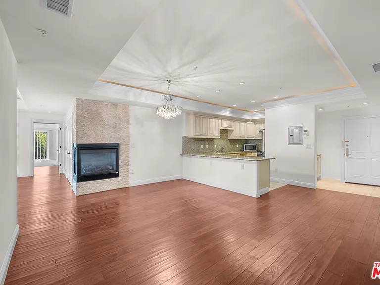 837 Crenshaw Blvd #301 — Photo 19