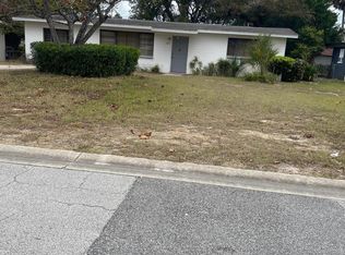 739 Derbyshire Rd, Daytona Beach, FL 32114