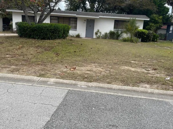 739 Derbyshire Rd, Daytona Beach, FL 32114