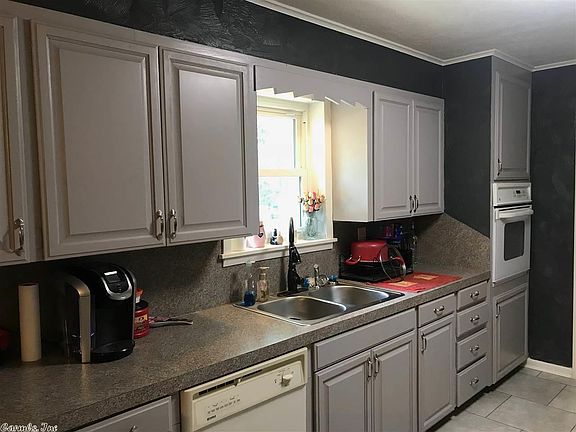 5th image of 504 Big Oak St