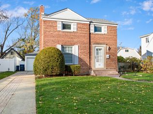 330 Harding Ave, Des Plaines, IL 60016