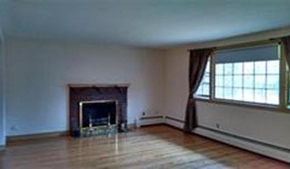 3rd image of 41 Oak St #41