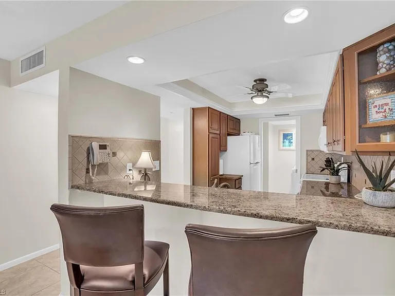 25900 Hickory Blvd #803 — Photo 17