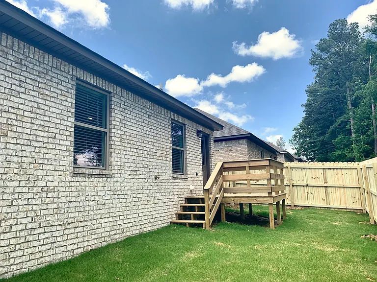 312 Wolf Den Dr — Photo 18