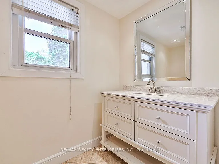 3096 Ballydown Cres — Photo 17