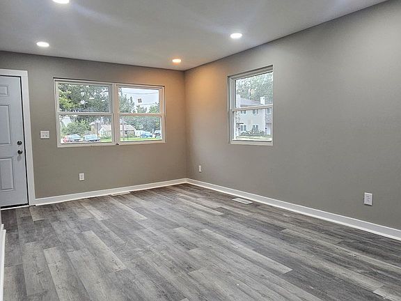 3rd image of 3024 S Nebraska St
