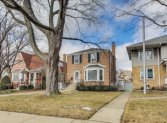 2nd image of 7754 W Bryn Mawr Ave