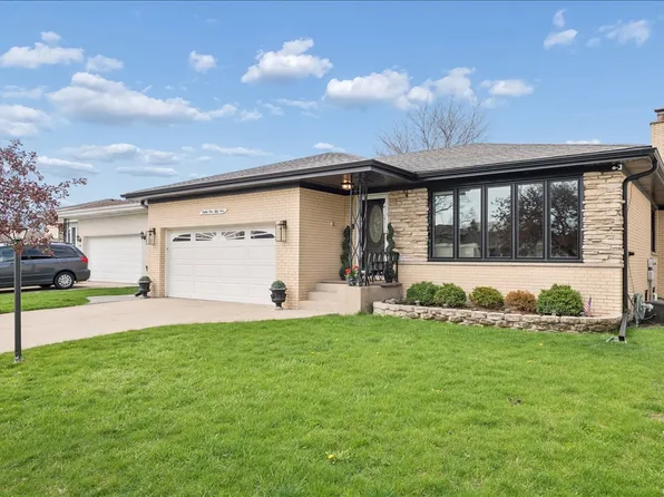 8154 N Root Ct, Niles, IL 60714