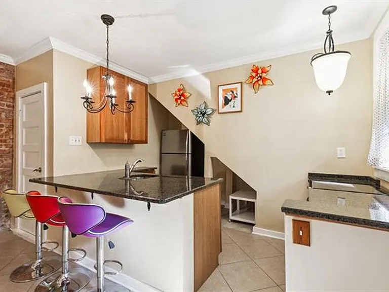 931 Royal St #5 — Photo 9