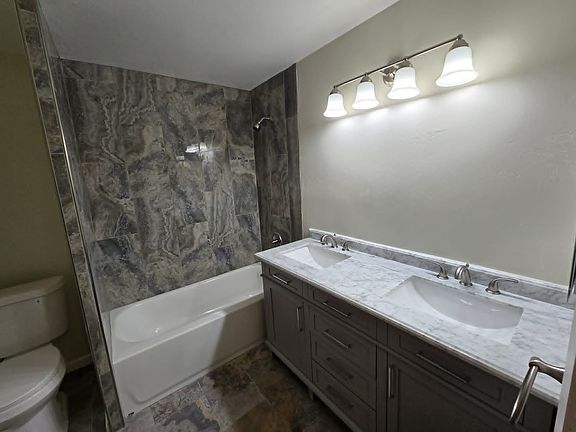 5th image of 4995 Dubois Dr
