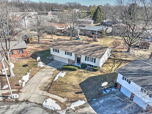 2nd image of 2346 Longwood Pl