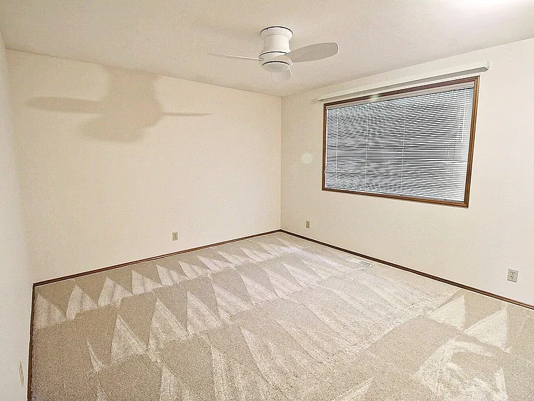 23952 SE 40th Pl — Photo 16