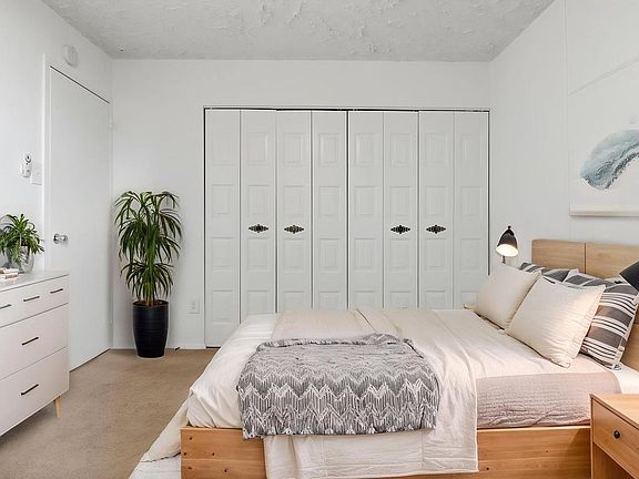 5th image of 6100 Westchester Park Dr APT 1120