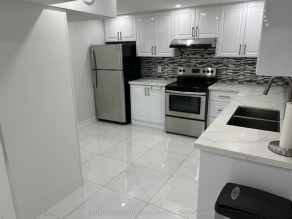 3rd image of 55 Bluffwood Cres