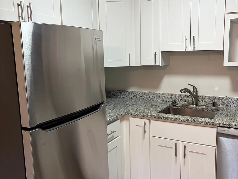 2400 E Bradford Ave — Photo 3