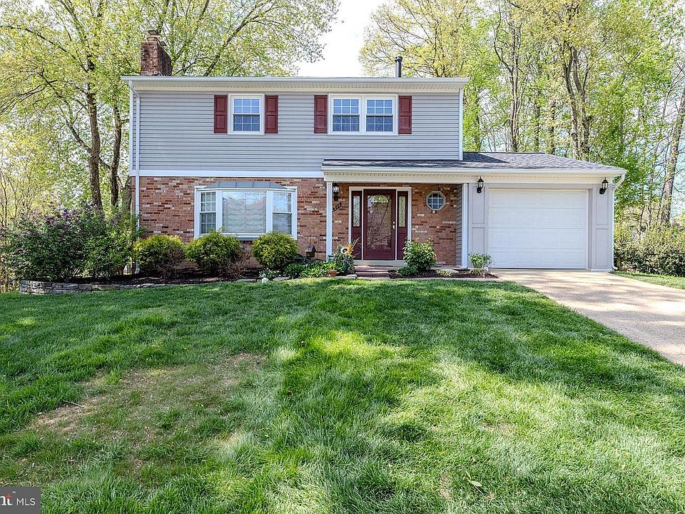 1st image of 6526 Greenview Ln