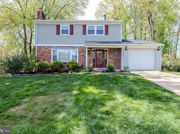 6526 Greenview Ln, Springfield, VA 22152