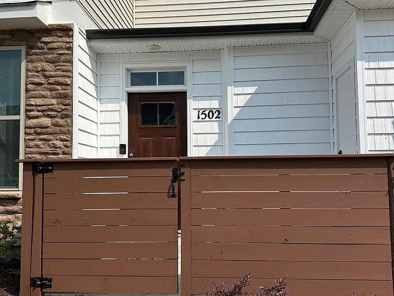 1502 Kathy Ann Way E — Photo 2