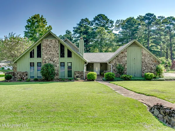 106 Glen Cove Rd, Brandon, MS 39047