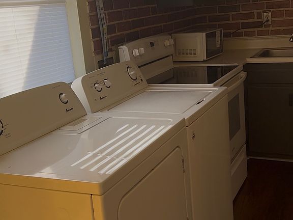 2nd image of 2147 Binford Ln