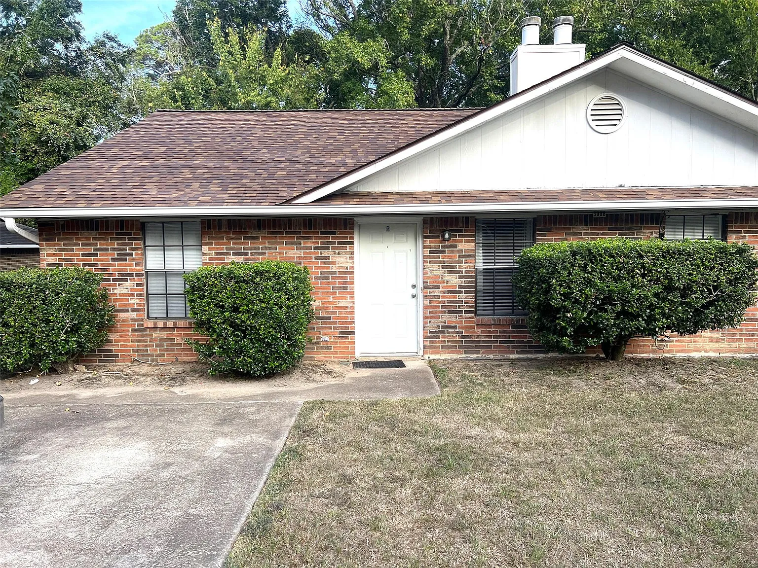 3 bed, 2.0 bath, 1055 sqft, $1,250 — Photo 1