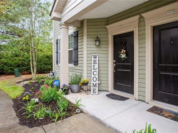 4044 Clarendon Way, Virginia Beach, VA 23456