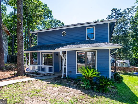 3rd image of 998 Ascot Ct