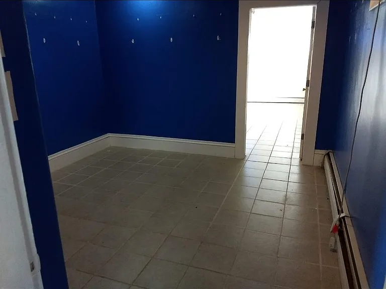 574 Main St #1R — Photo 8