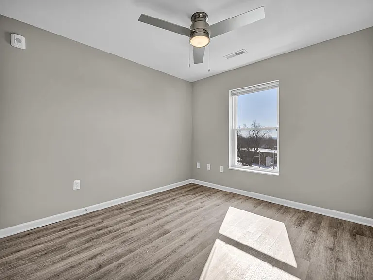 Newton Family Apartments — Photo 12