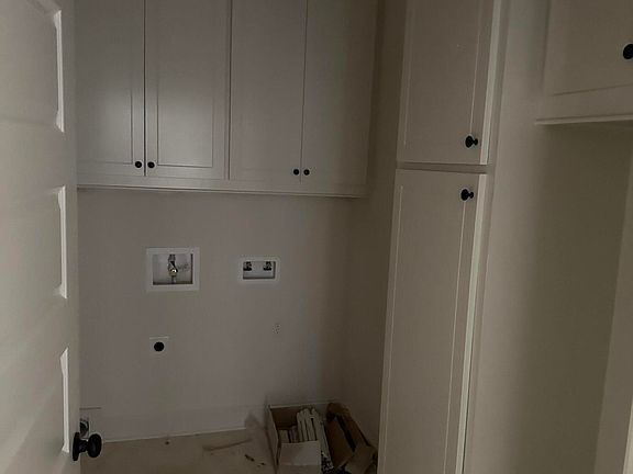 5th image of 1068 Riverside Ln