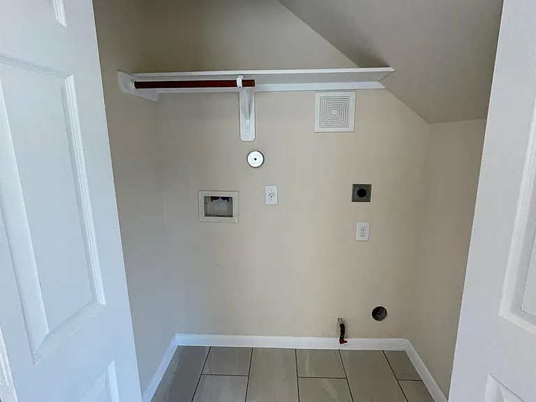 1755 Nichole Woods Dr — Photo 24