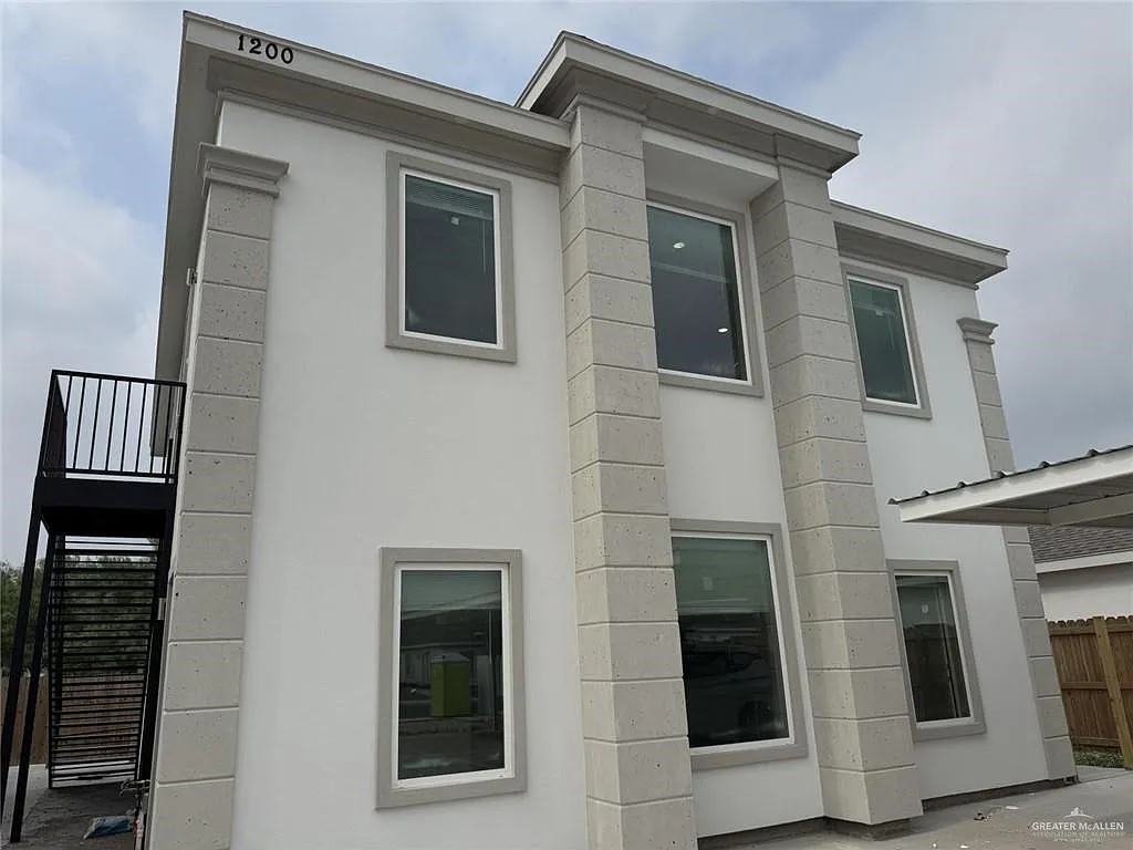 3 bed, 2.0 bath, 1115 sqft, $1,175 — Photo 1