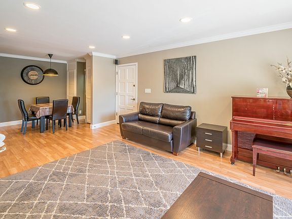 3rd image of 5510 Armitos Ave APT 12