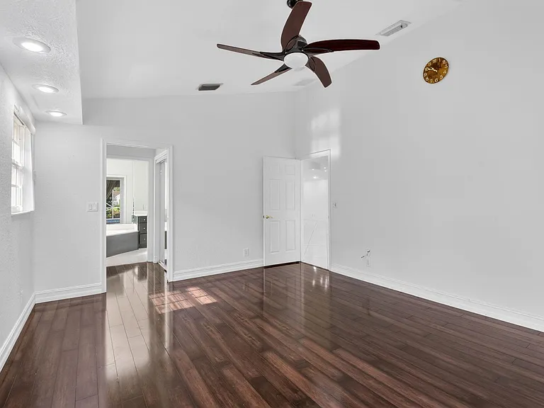 7558 Ironbridge Cir — Photo 112