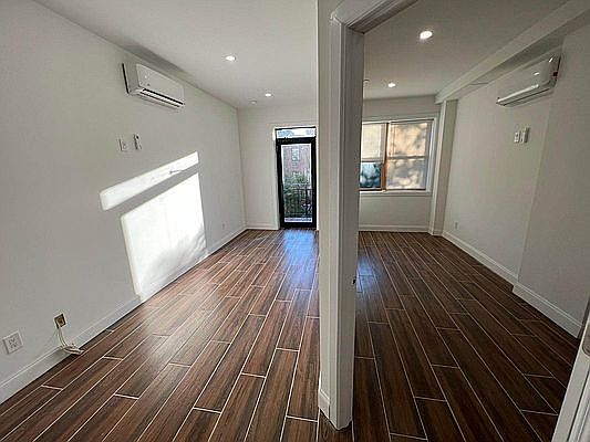 5th image of 42 W 128th St #3B