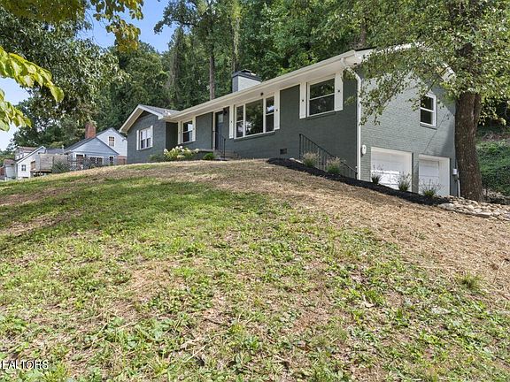 3rd image of 4810 Holston Dr