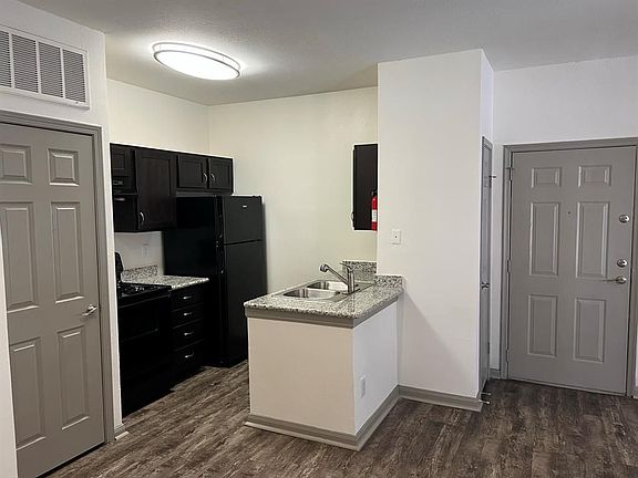 3rd image of 10161 NW Park Dr