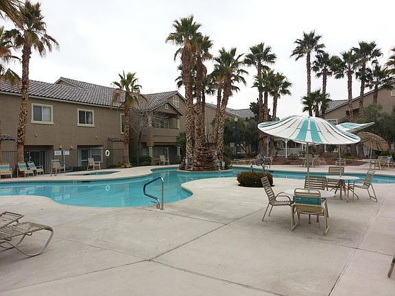 Spacious heated swimming pool