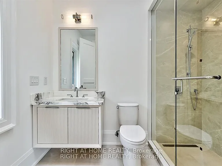 27 Hurlingham Cres — Photo 32