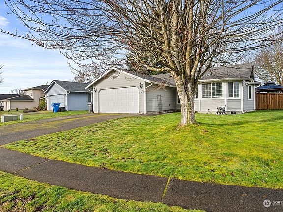 2nd image of 5705 Thornbury Drive SE