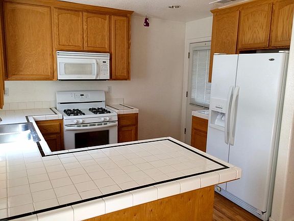 3rd image of 202 De Witt Ct
