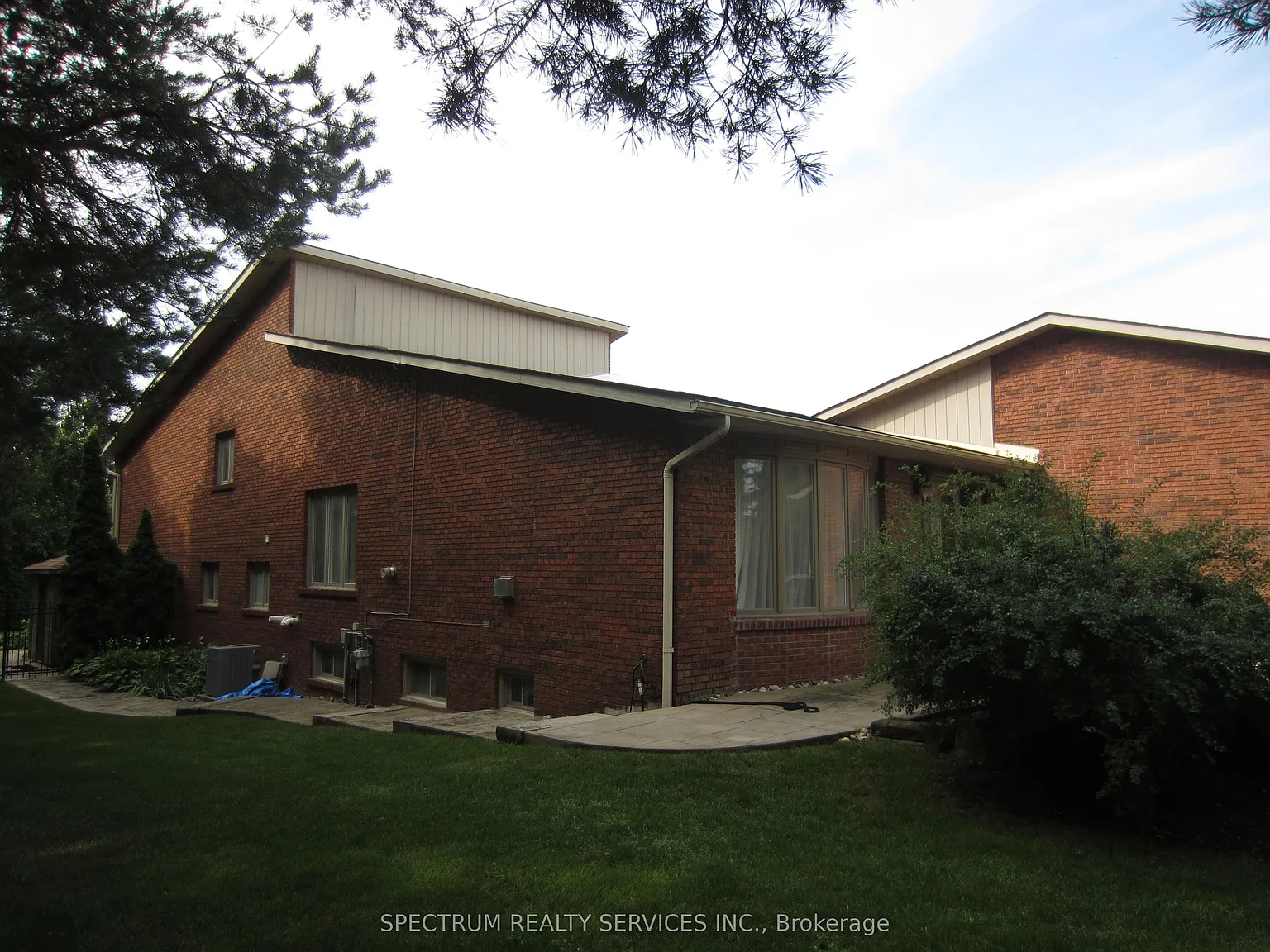 4 bed, $5,700 — Photo 2