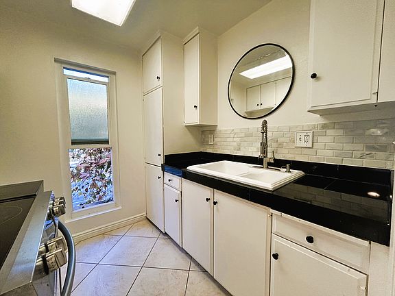 3rd image of 1040 W Macarthur Blvd APT 144