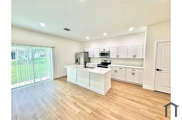 Building Photo - 486 Big Sioux Ct