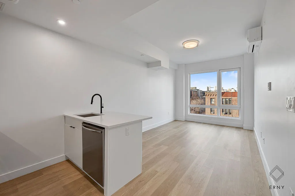 Building Photo - 80 Linden Blvd #7I