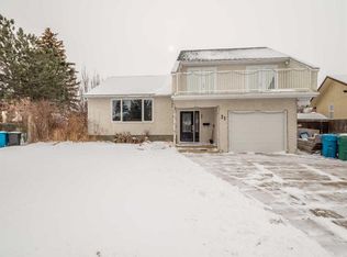 31 NE Sheridan Pl W, Lethbridge, AB T1K4M8