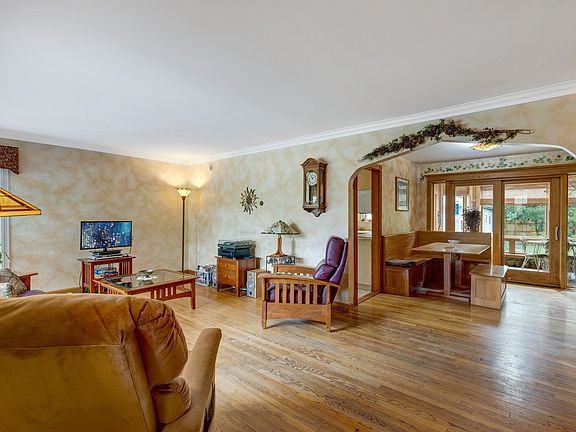 4th image of 1934 Buckingham Ave